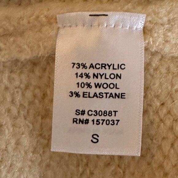 NWOT Et Clet Cream VNeck Sweater Size Small - Picture 7 of 7